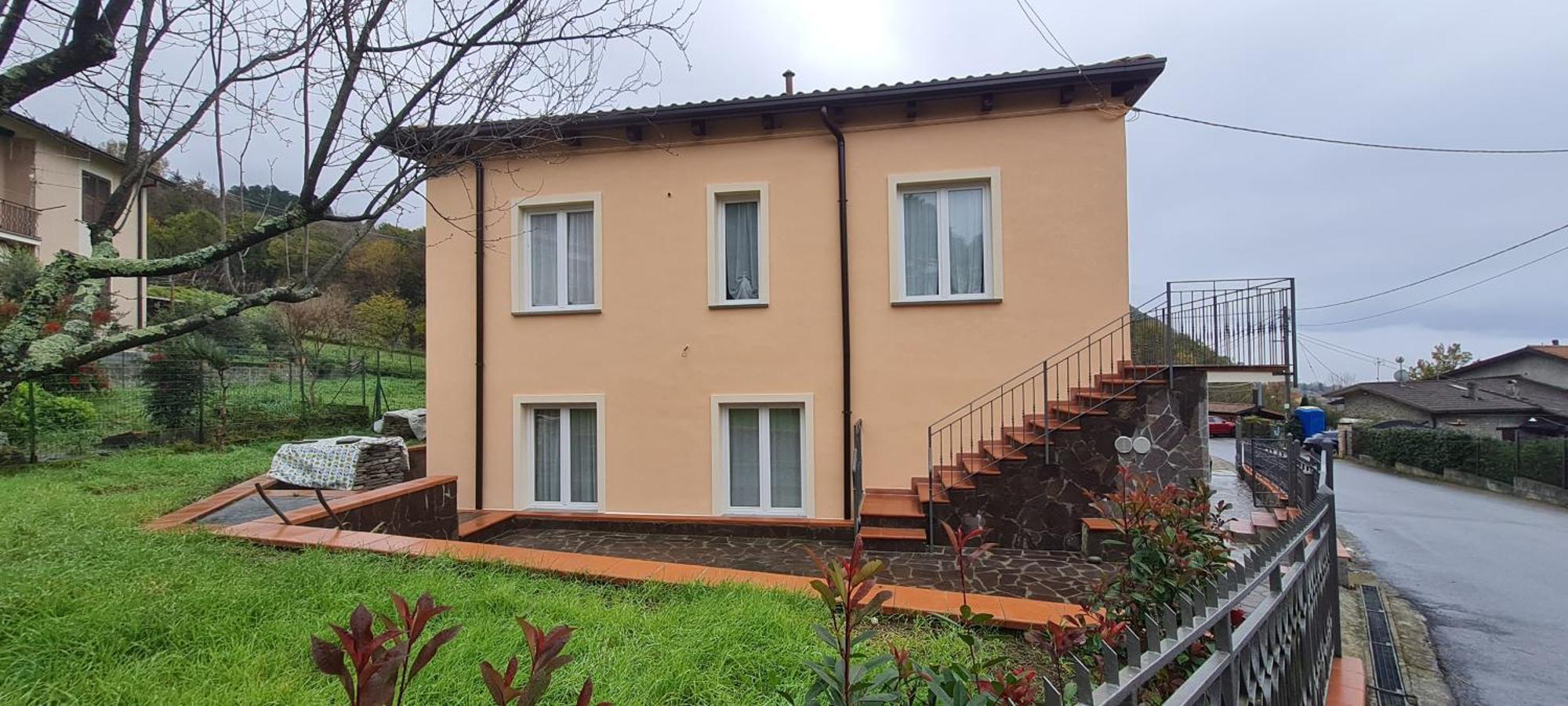 Wayne'S House, A Short Walk To The Waterfalls Bagnone Exterior photo