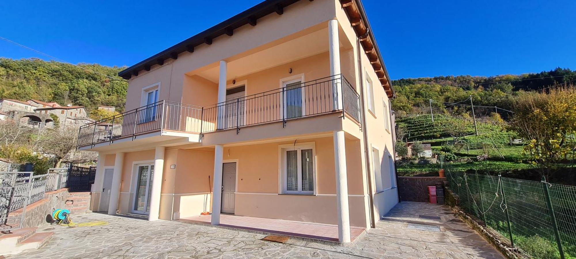 Wayne'S House, A Short Walk To The Waterfalls Bagnone Exterior photo